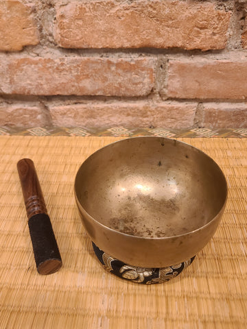 Antique Old Bowl (D-tuning Singing Bowl)